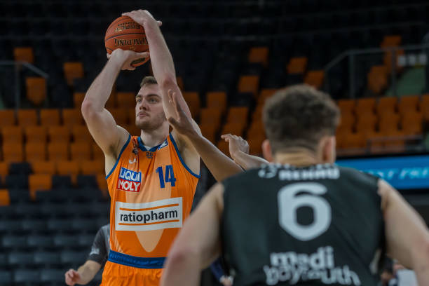 5亿美元 5亿美元